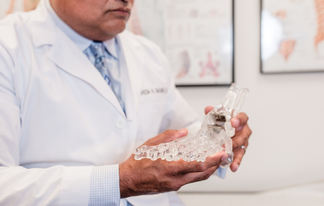 Orthopedic Surgeon Near Me | Dr. Mahesh Bagwe, St. Louis, MO